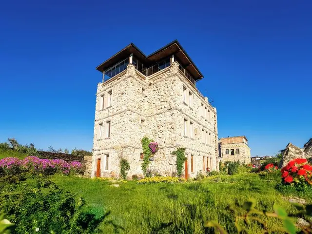 Ala Stone House