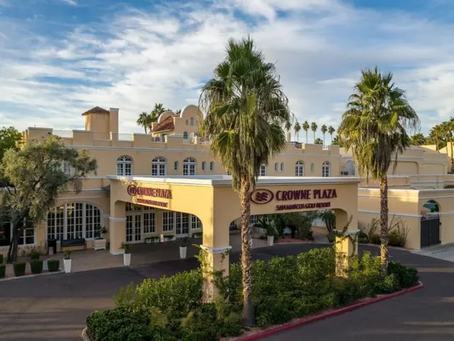 Crowne Plaza Phoenix-Chandler Golf Resort