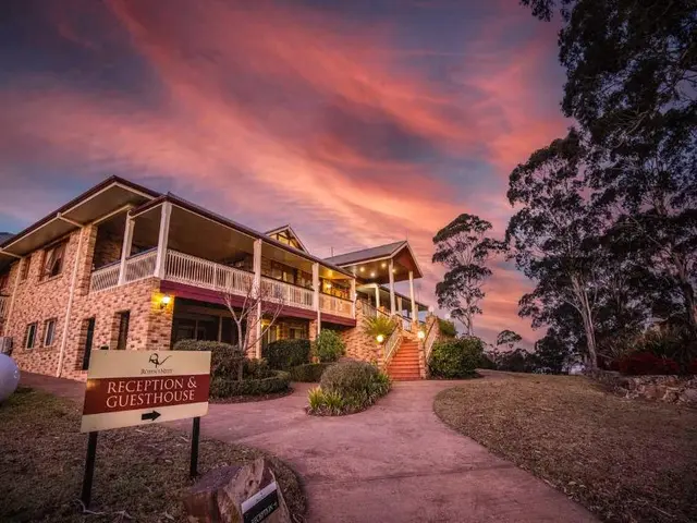 Robyn's Nest Lakeside Resort
