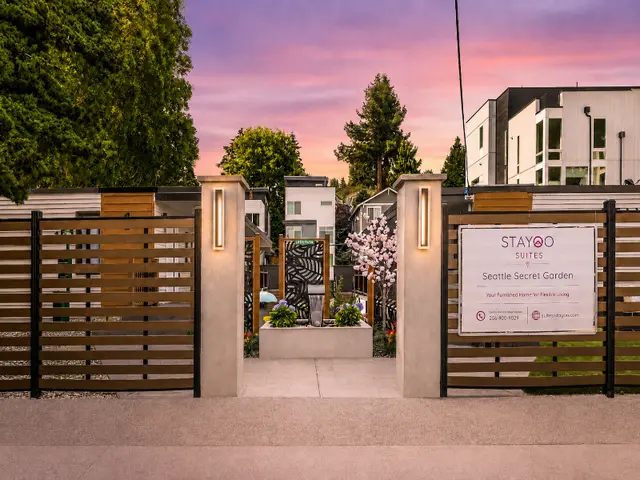 Stayoo Suites | Seattle Secret Garden