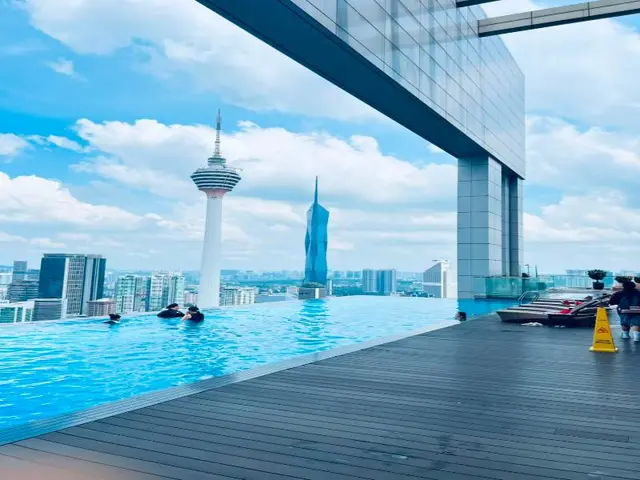 Platinum Suites Klcc By Moonlight