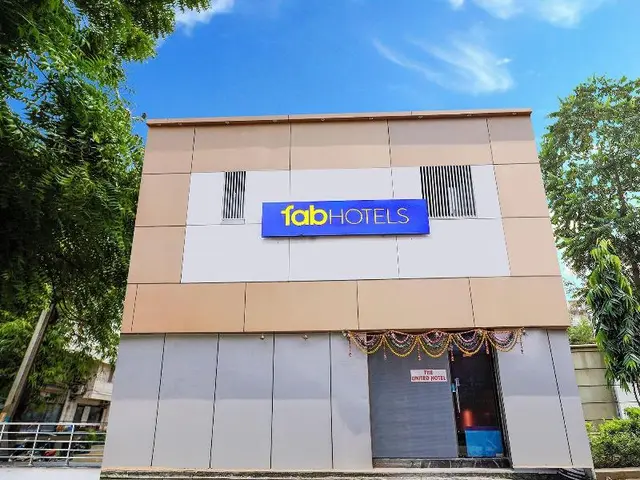 Fabhotel The United