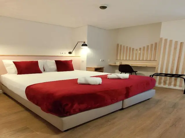 Bacalhoeiros 125 Hotel