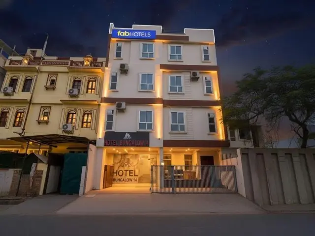 Fabhotel Bungalow 14