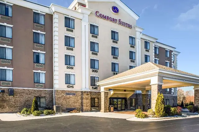 Fairfield Inn & Suites By Marriott Greensboro Coli
