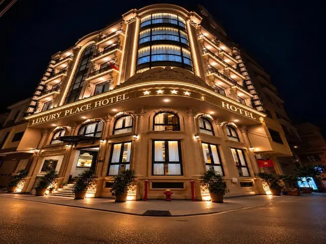 Luxury Place Hotel