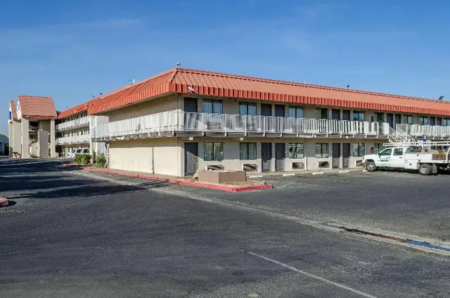 Motel 6 Fresno, CA - Yosemite Hwy