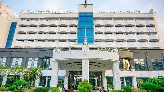 Sunlake Waterfront Resort & Convention