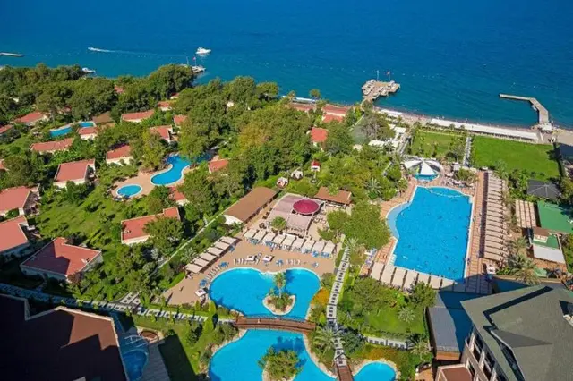 FashionTV Luxe Resort