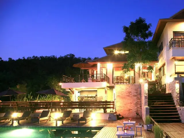 Phu Na Come Resort