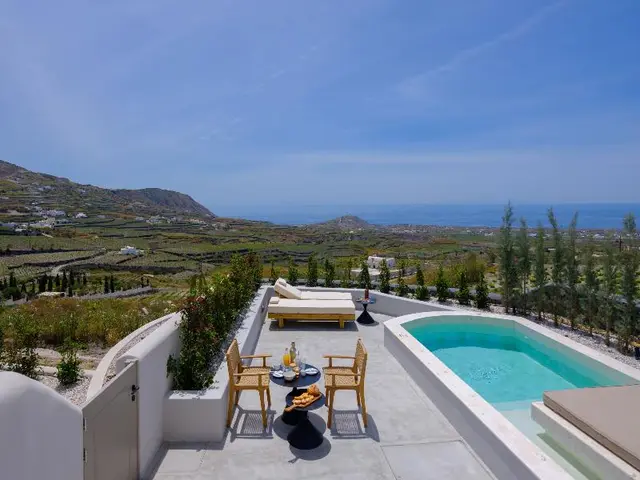 Avelora Suites