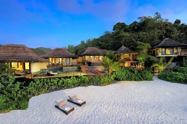 Constance Lemuria,Seychelles