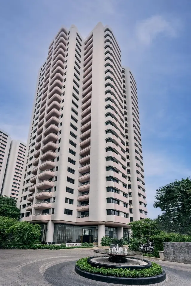 Riverine Place Hotel and Residence