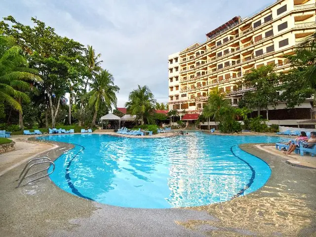 Cebu White Sands Resort & Spa