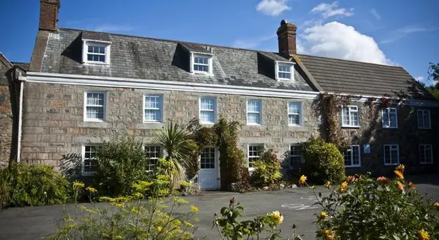 Le Pommier Hotel & Restaurant