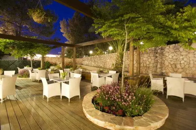 C Neve Ilan Hotel