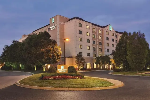 Embassy Suites By Hilton Louisville East