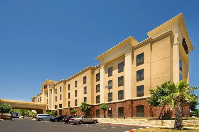Hampton Inn & Suites San Antonio-Airport