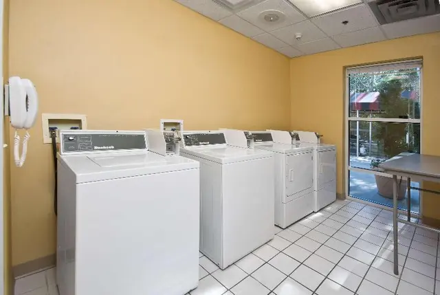 Hampton Inn & Suites Raleigh/Cary I-40 (PNC Arena)