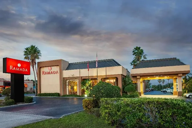 The London Orlando at the Florida Mall