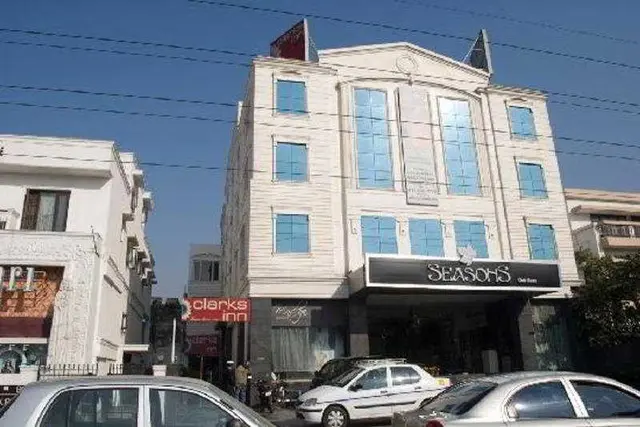 Karon Hotels Lajpat Nagar