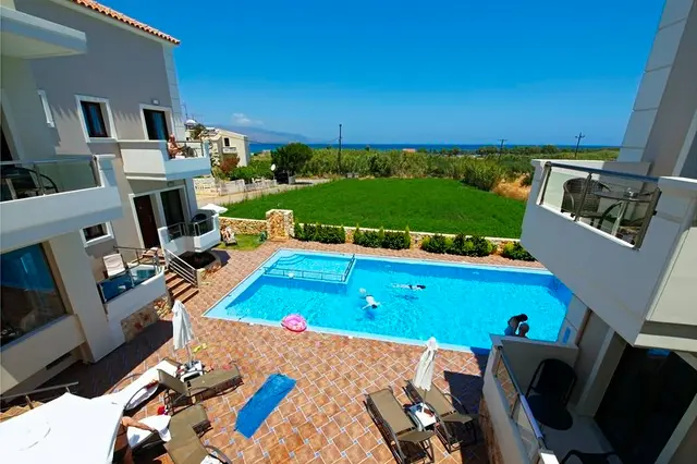 Theros Hotel