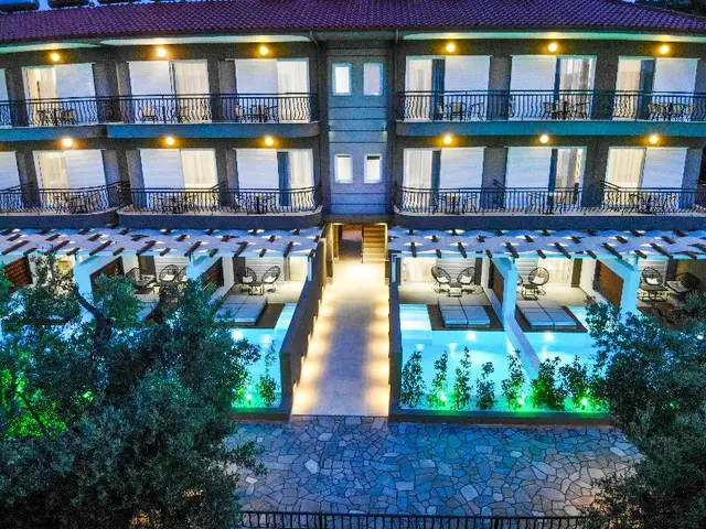 Royal Hotel and Suites