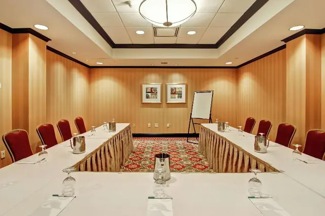Homewood Suites Toronto Airport Corporate Centre