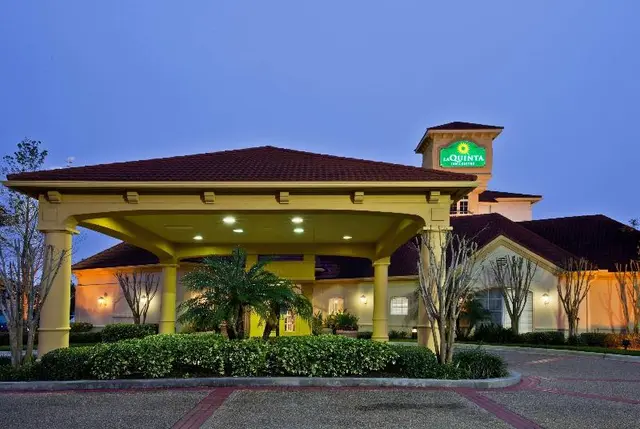 La Quinta Inn and Suites USF - Busch Gardens