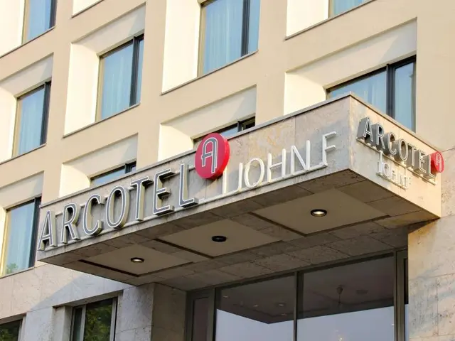 Arcotel John F