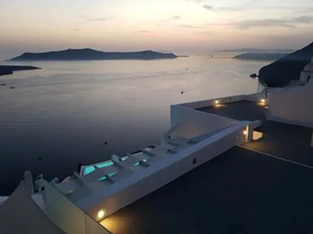 Adamant Suites