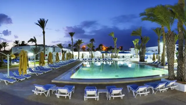 Hari Club beach resort