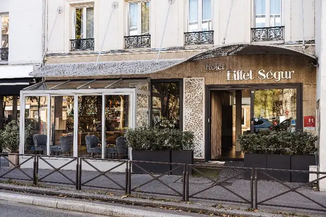 Hotel Eiffel Segur