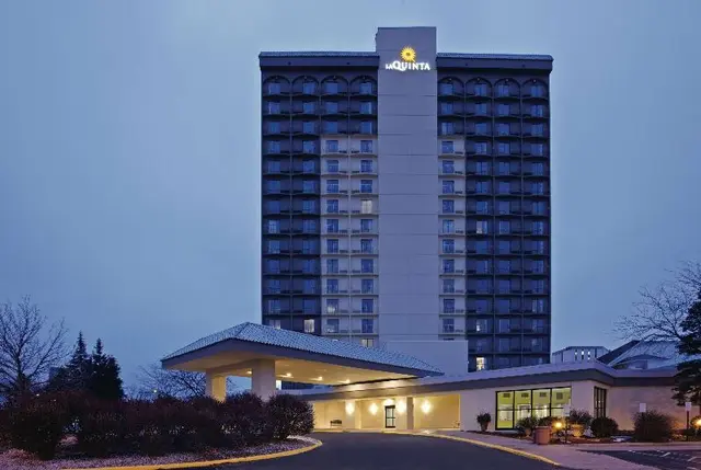 La Quinta Inn & Suites Bloomington West 2011