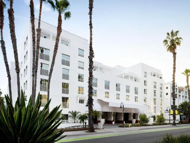 Sandbourne Santa Monica, Autograph Collection