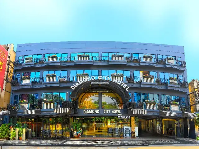 Diamond City Hotel