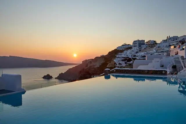 La Perla Villas and Suites