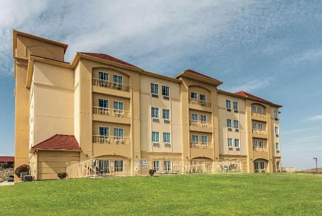 La Quinta Inn & Suites Fort Worth Lake Worth