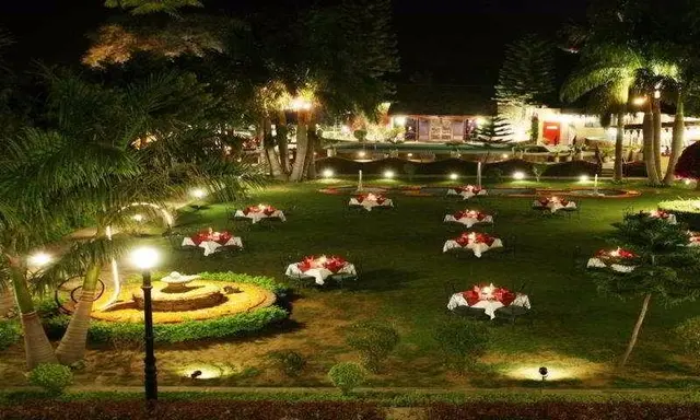 Shikarbadi Hotel