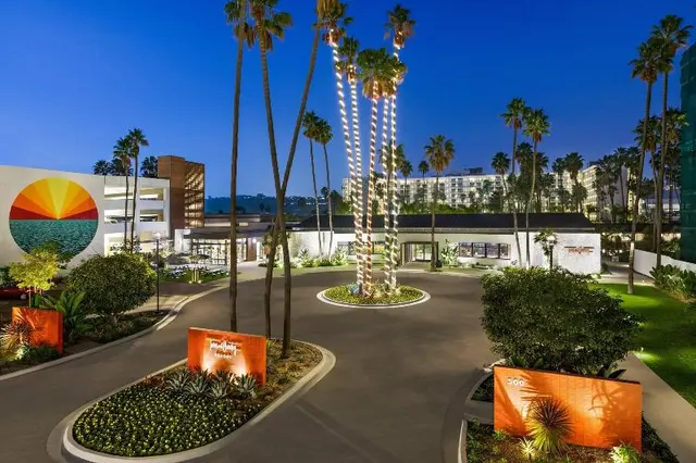 Town And Country Resort Hotel