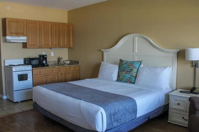 Shoreline Island Resort - Exclusively Adult