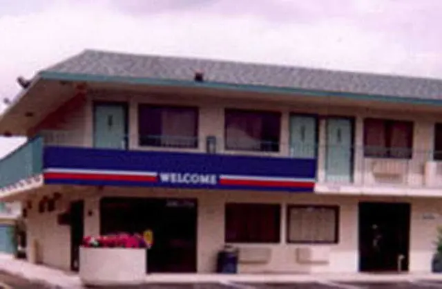 Motel 6 Fresno Blackstone