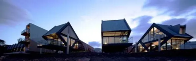 Mona Pavilions