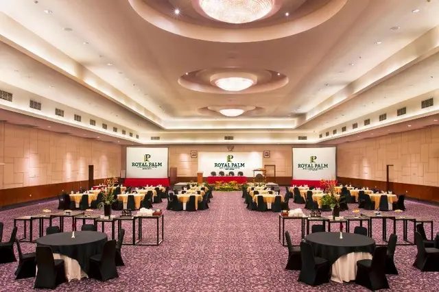 Royal Palm Hotel & Conference Center