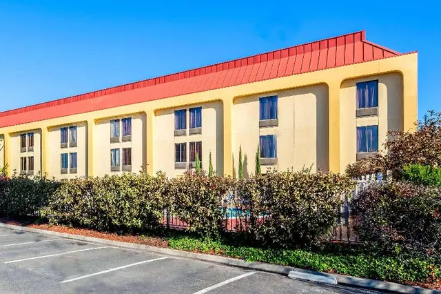 La Quinta Inn & Suites Oakland Airport Coliseum