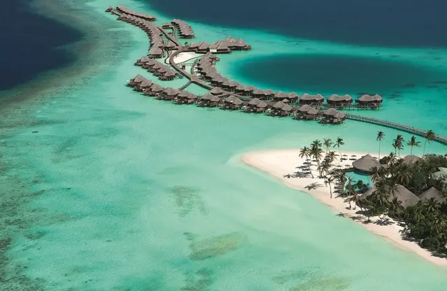 Constance Halaveli Resort