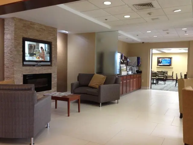 Holiday Inn Express & Suites West Chester By IHG
