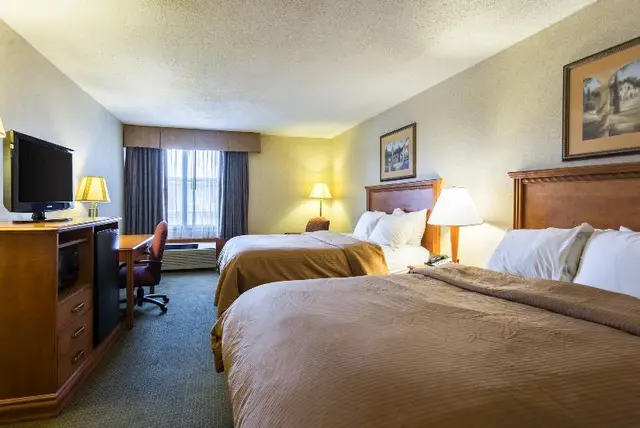 Clarion Inn and Summit Center