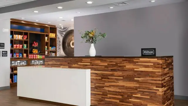 Hampton Inn & Suites New Orleans Canal St. French