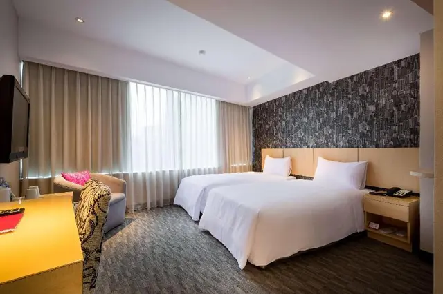 Hotel B